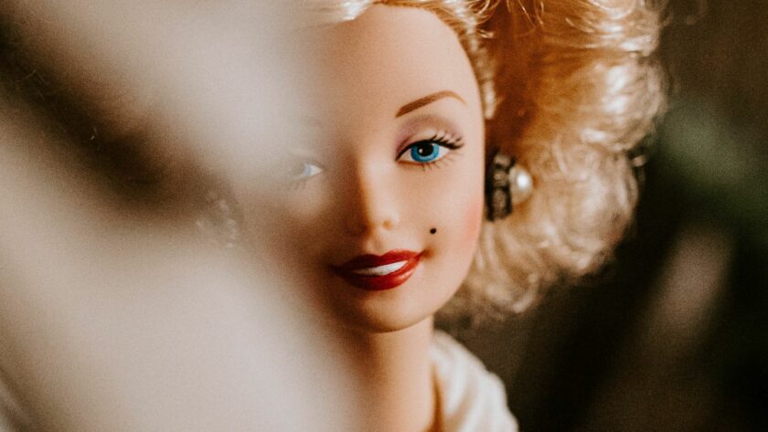 Who buys vintage barbie dolls near me? | Do U Have